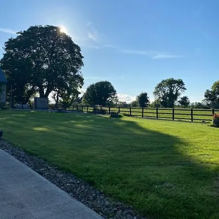 Дом отдыха Lilly's Cottage, Lough Rynn Mohill