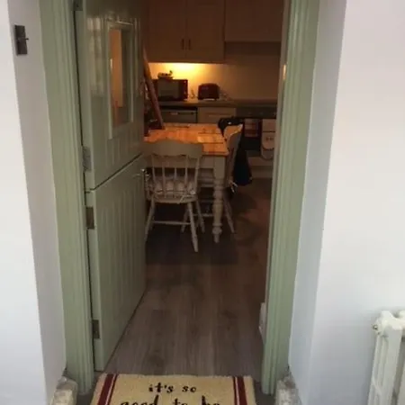 Lilly's Cottage, Lough Rynn 펜션 모힐