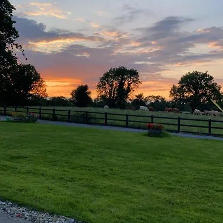 Lilly's Cottage, Lough Rynn 펜션