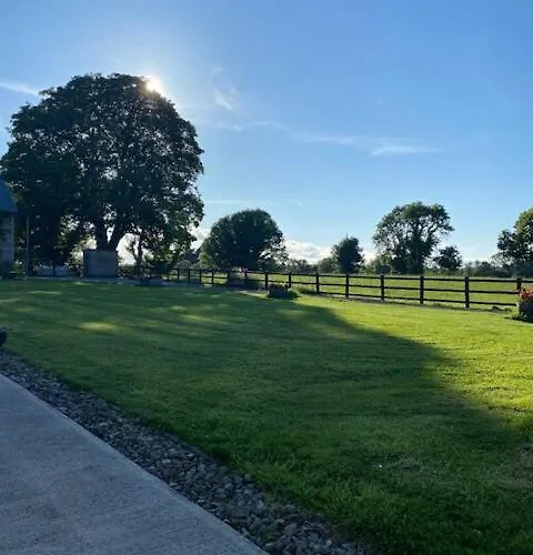 Feriehus Lilly's Cottage, Lough Rynn Mohill