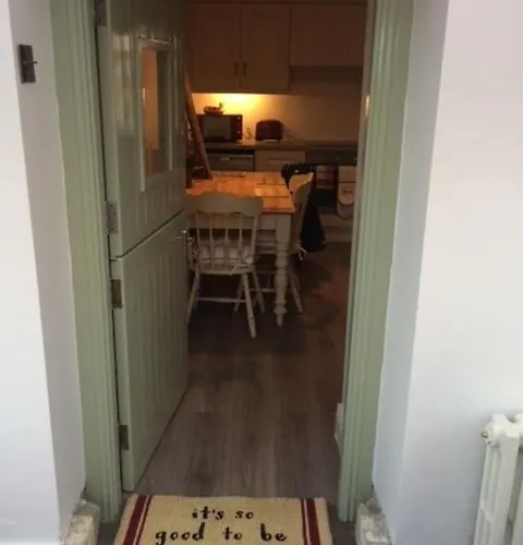 Lilly's Cottage, Lough Rynn 펜션 모힐